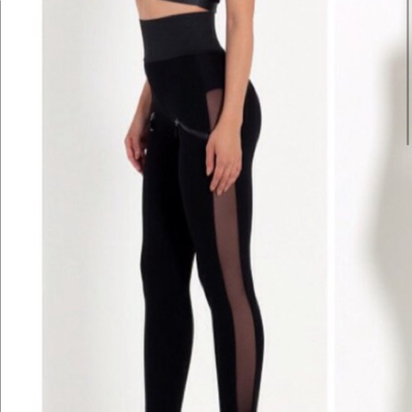 SOLD⚠️ - Picture 2 of 8